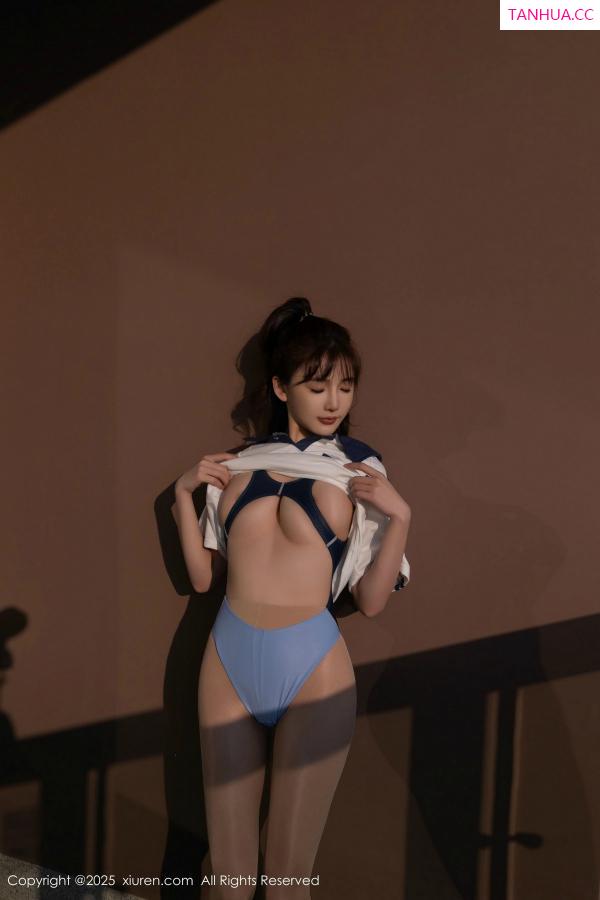 陆萱萱  [XiuRen]高清写真图 2025.03.06 No.9979 陆萱萱 丝袜美腿第55张图片